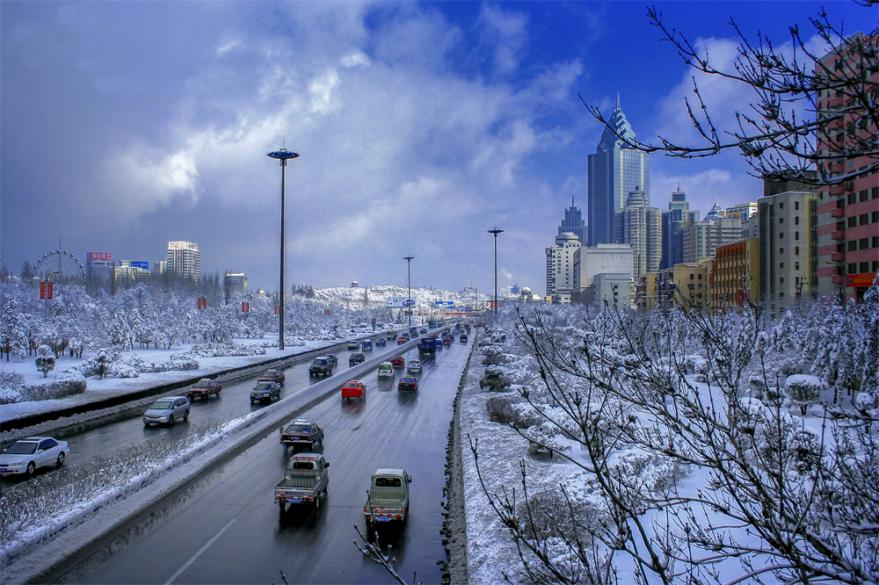 雪后的烏魯木齊。劉元攝
